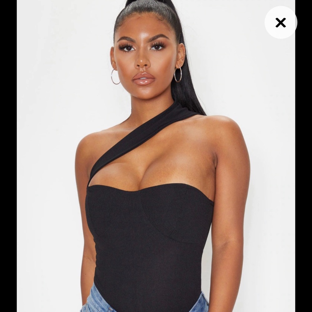 Pretty Little Thing One-Shoulder Black Top